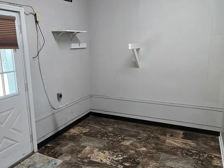 1503 Anthony Dr — Photo 12