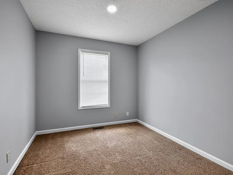 1658 Sparkleberry Dr — Photo 14