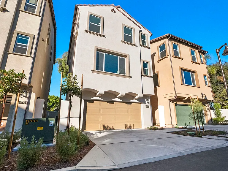 12826 Newhope St — Photo 2