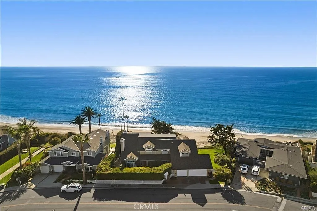 5 bed, 3.5 bath, 4133 sqft, $40,000 — Photo 3