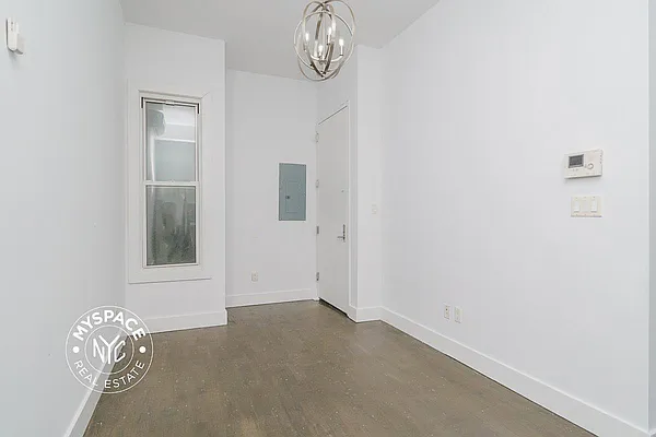 Rented by MySpaceNYC | media 8