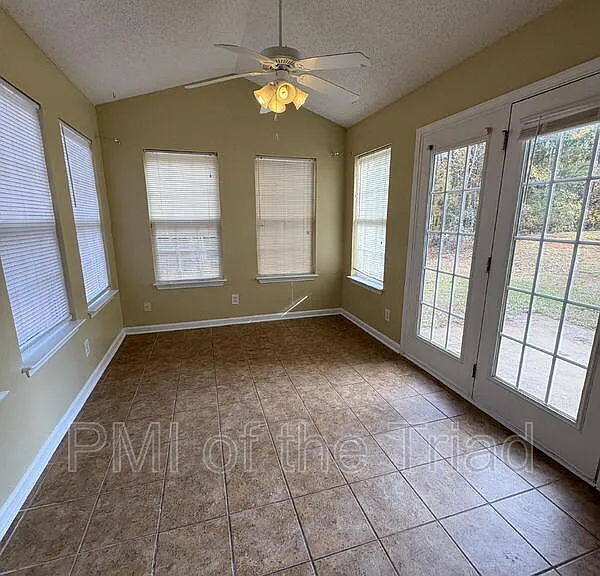152 Drewsbury Dr — Photo 25