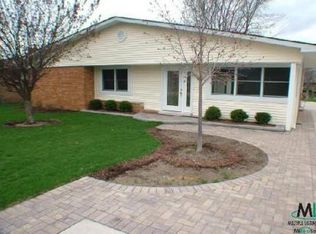 7204 Cardinal St, Algonac, MI 48001