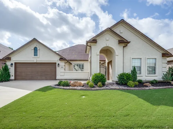 9105 Freeport Dr, Denton, TX 76207