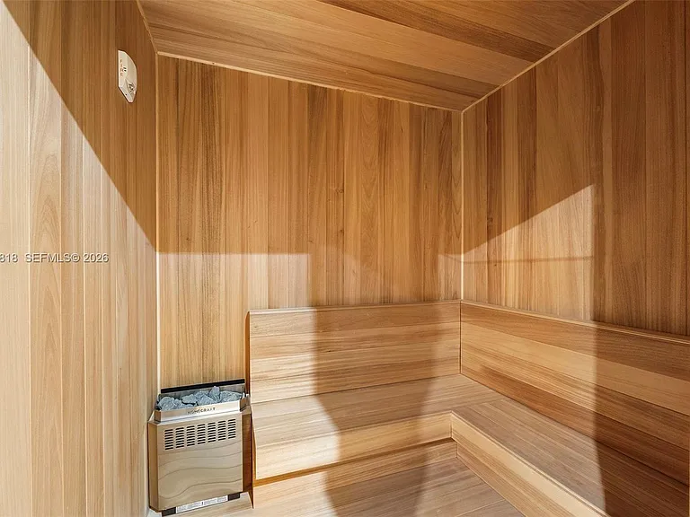90 NE 32nd St #203 — Photo 35