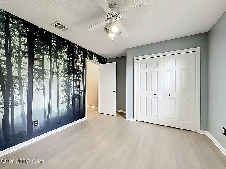 341 Hickory Hollow Dr N — Photo 17