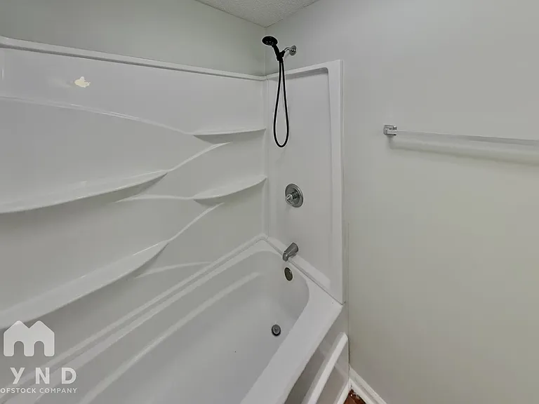 4629 Longbriar Dr — Photo 13