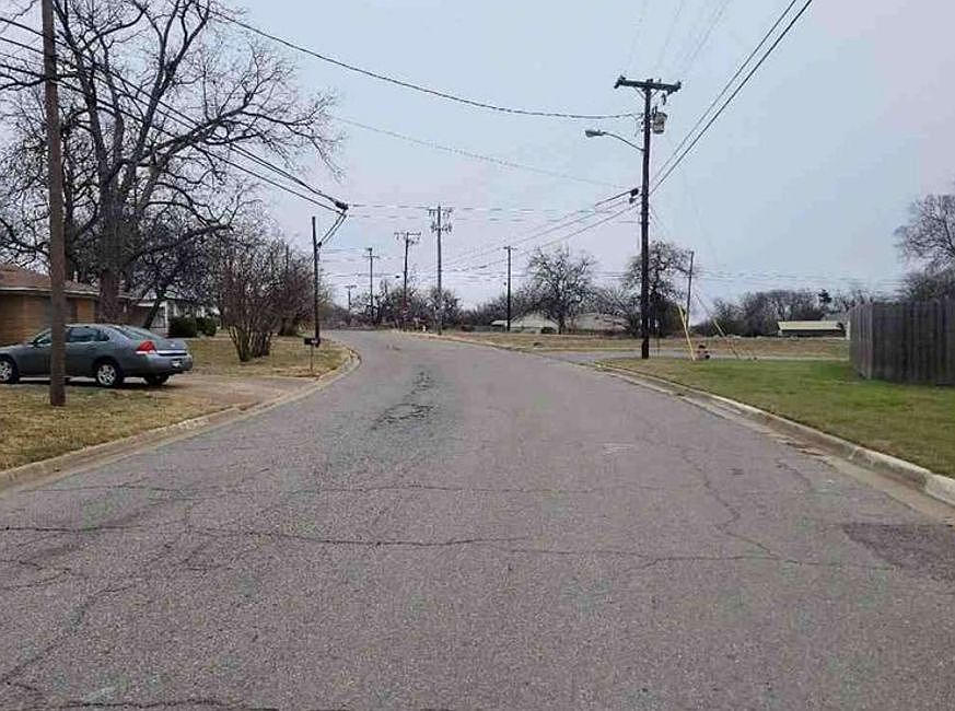 Exterior Neighborhood (street photo)