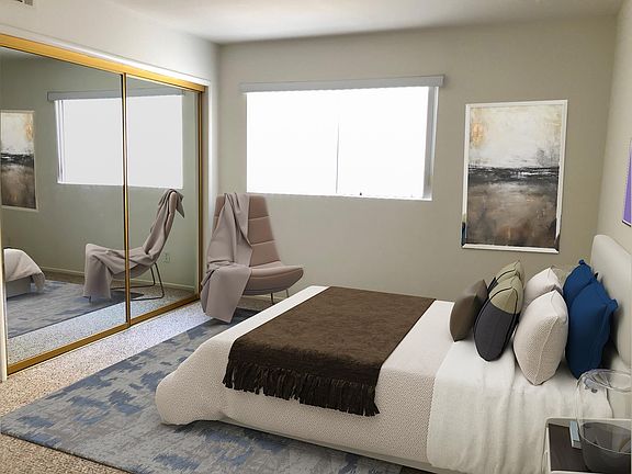 4th image of 112 S Saint Andrews Pl #5
