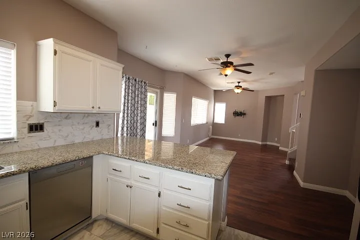 947 Whispering Grove Ave — Photo 17