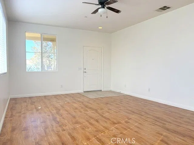 4 bed, 1896 sqft, $3,495 — Photo 3