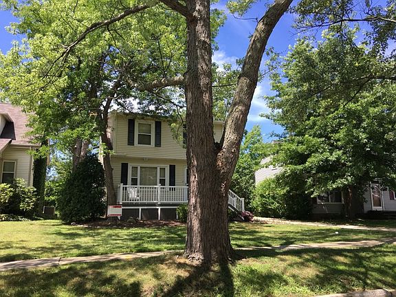 2nd image of 1574 Temple Ave