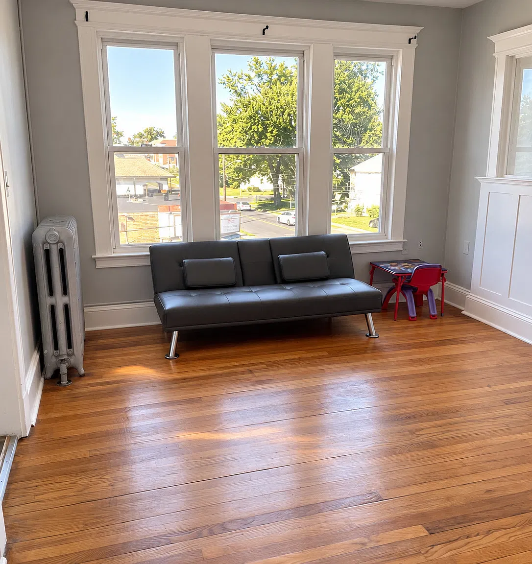 3 bed, 1.0 bath, 4966 sqft, $1,600 — Photo 4
