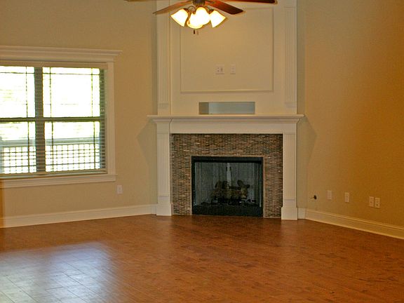 Living Room w/fireplace