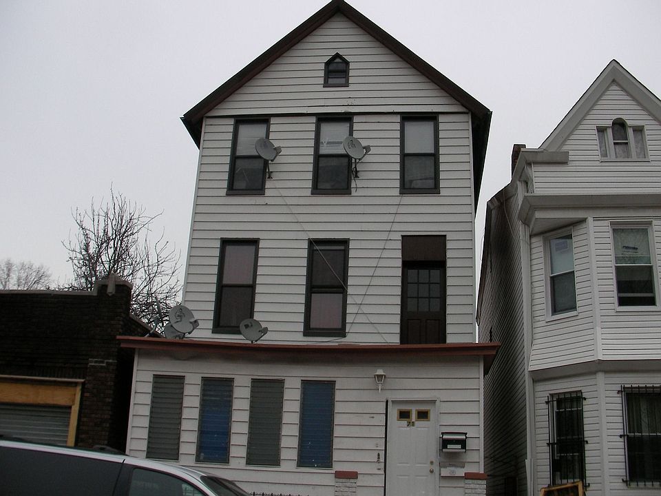 2nd image of 71 Hendrix St