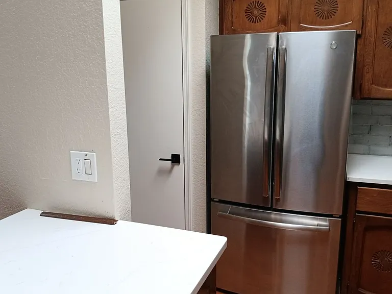 10404 Griffith Park Dr NE — Photo 3