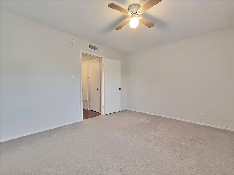 600 19th St #20 — Photo 15