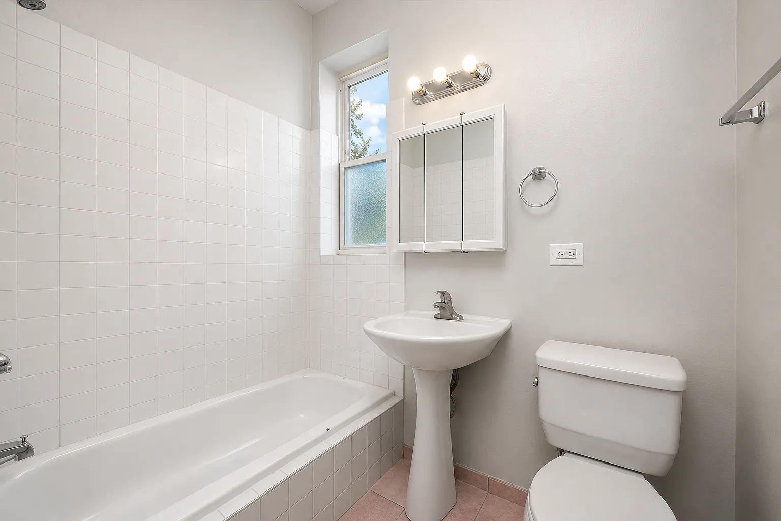 3 bed, $1,625 — Photo 3