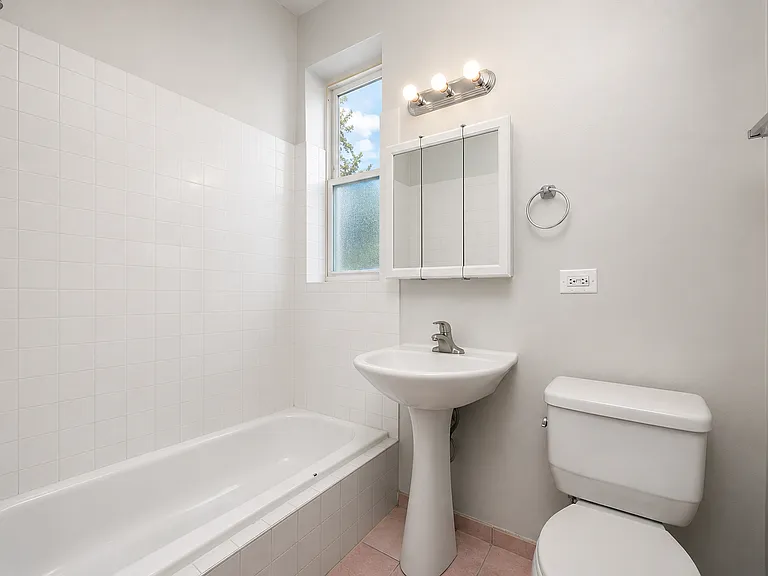 1239 S Spaulding Ave #3R — Photo 3