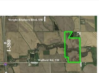 10404 Club Rd, Cedar Rapids, IA 52404