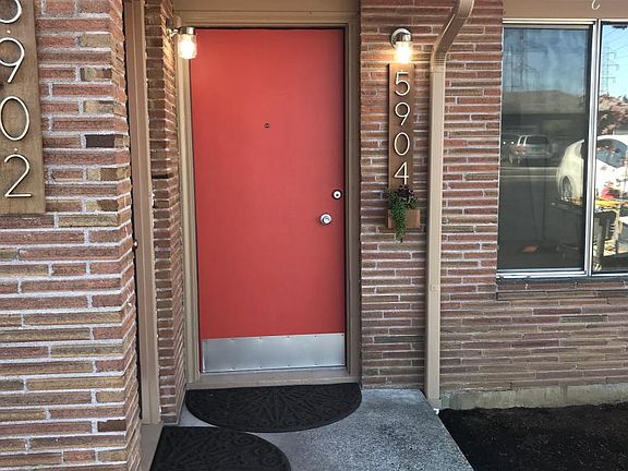 2nd image of 5904 NE Hazel Dell Ave