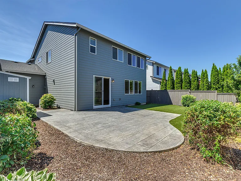 2073 Silverstone Dr — Photo 23