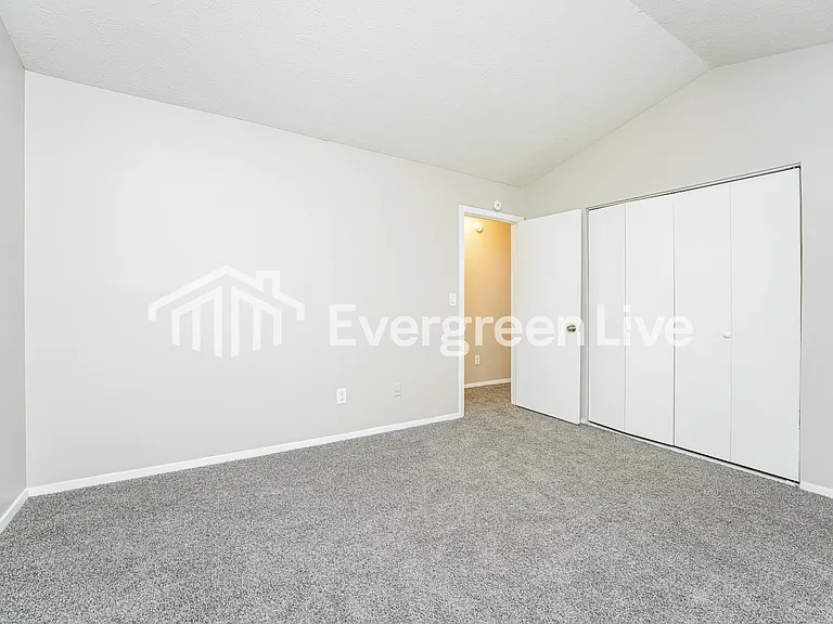 1312 Mill Lake Cir — Photo 8