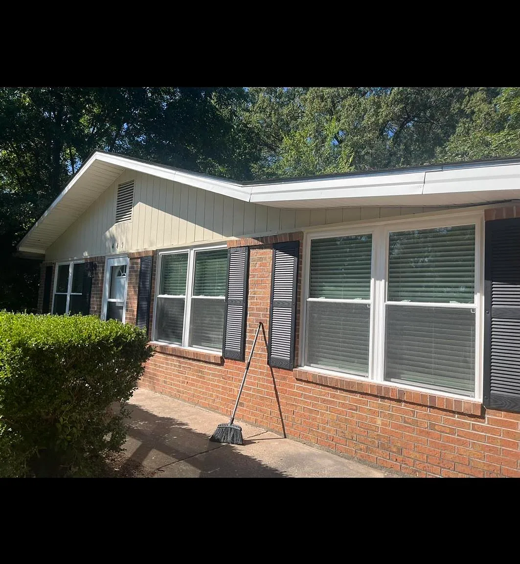 4 bed, 1.5 bath, 1511 sqft, $1,300 — Photo 1