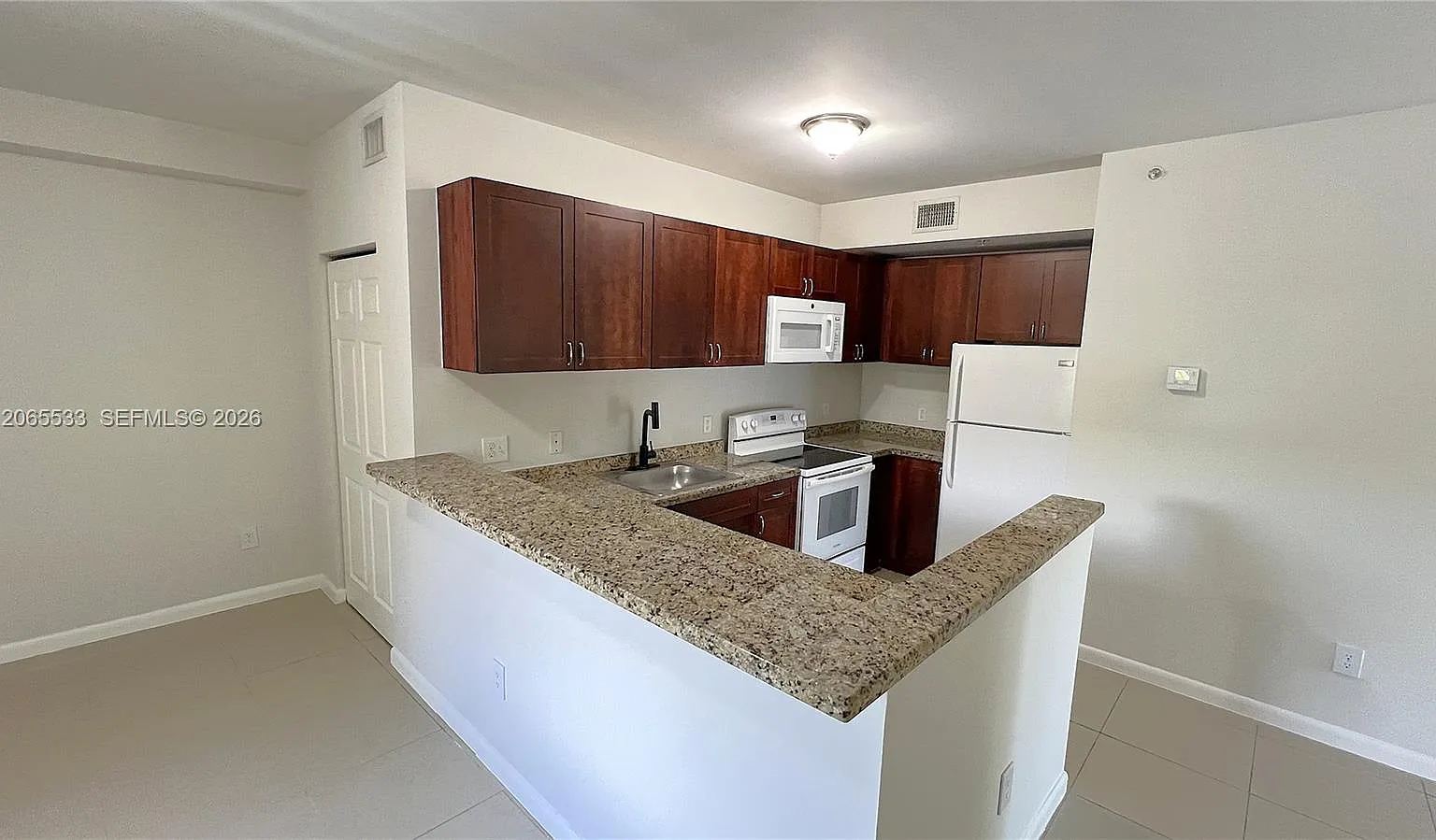 11 54 41 Avacado Park — Photo 4