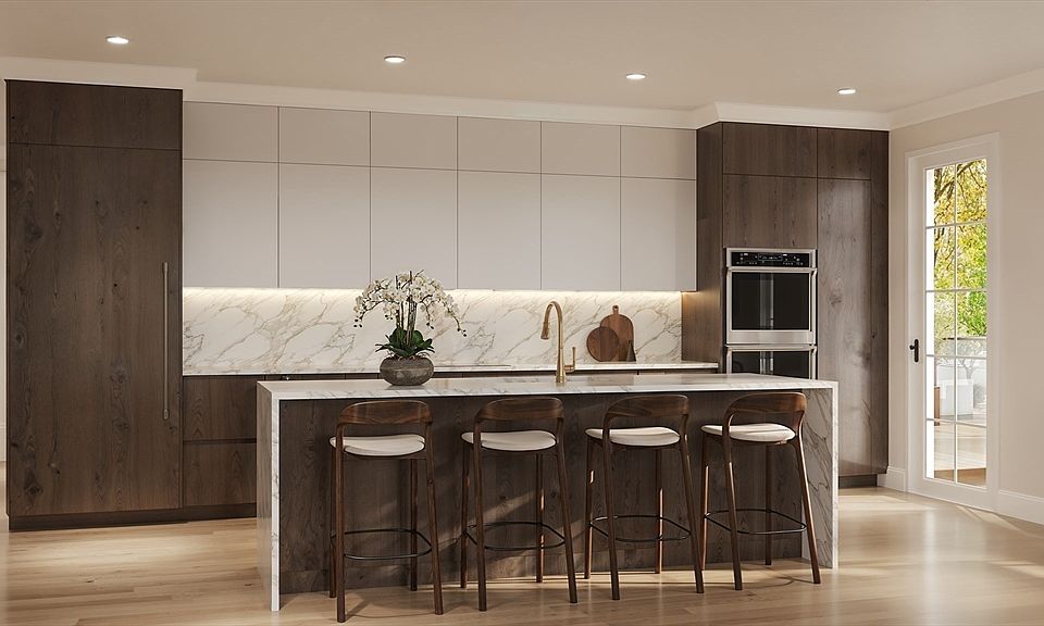 1st image of 32 Auburn St #1