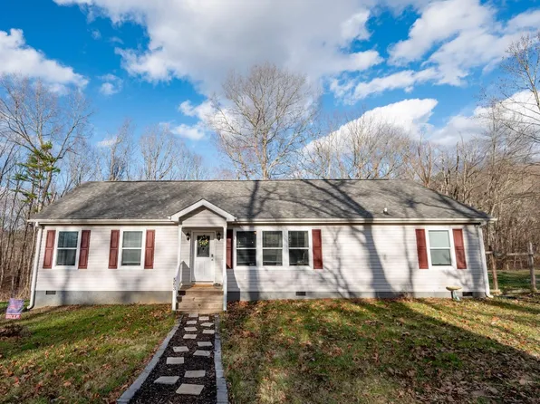 563 Evington Rd, Evington, VA 24550