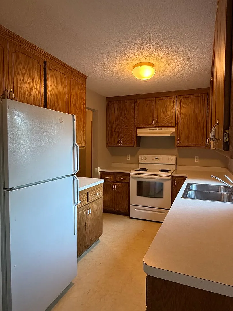 Sunray Circle SW — Photo 1