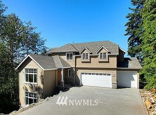 10588 McArthur Ln, Mukilteo, WA