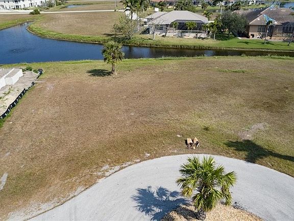 4th image of 24058 Bundy Ct