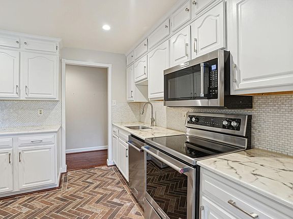 4th image of 11323 Commonwealth Dr APT 303