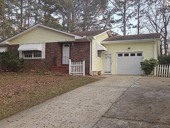 2nd image of 1697 Cardinal Rd