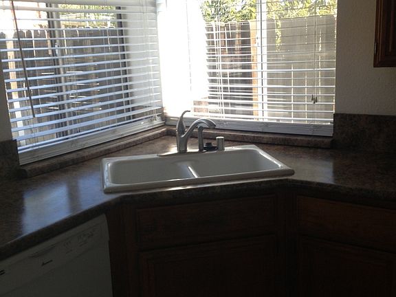 3rd image of 26026 Eliot Ave