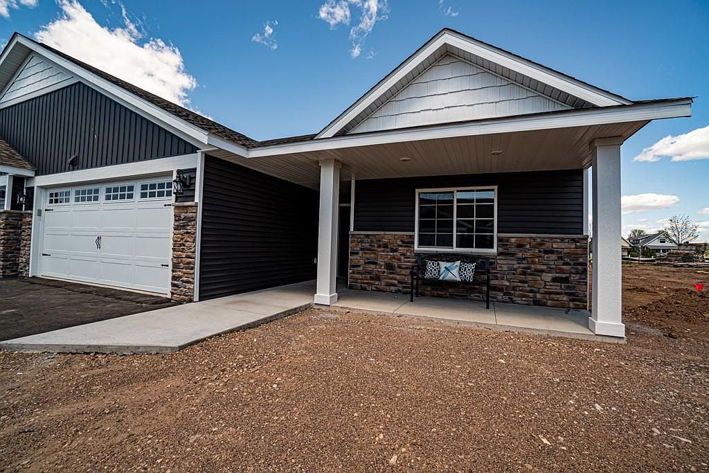 946 Wissota Green Boulevard, Chippewa Falls, WI 54729 Zillow