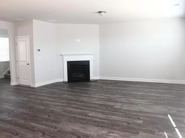 1823 Landon Ln — Photo 12