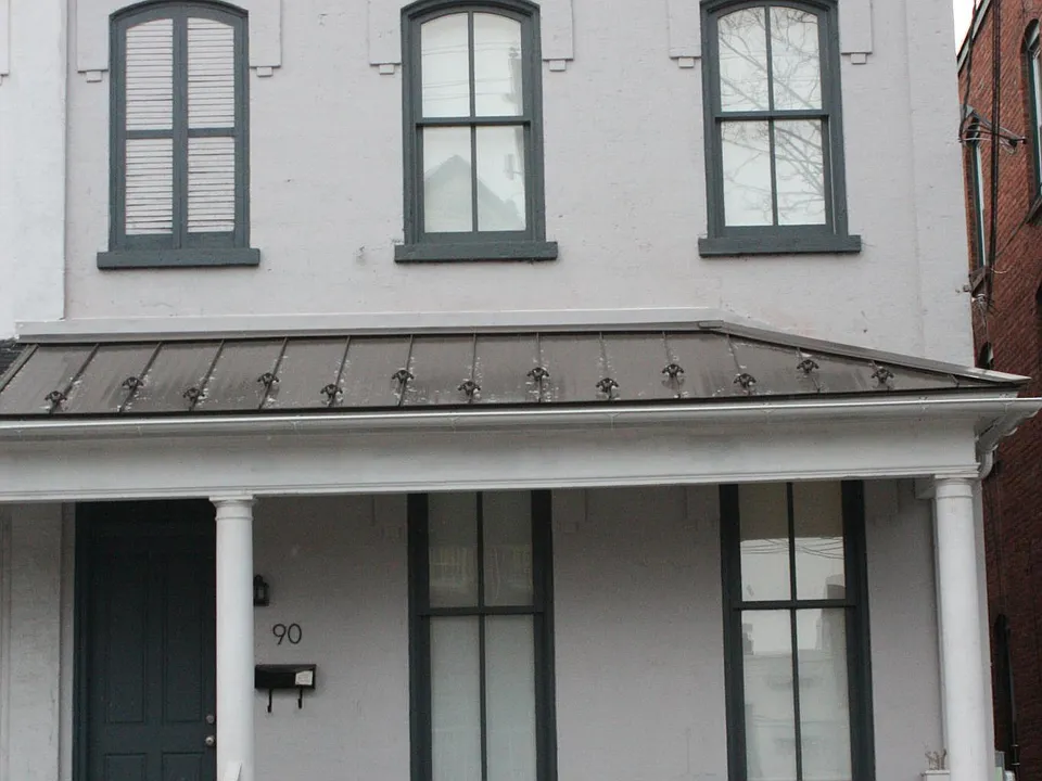 90 W Ross St
