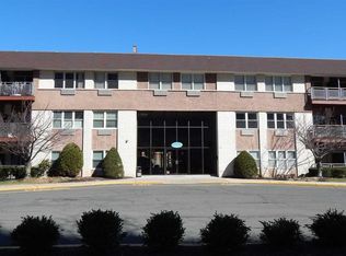 1111 River Rd APT A16, Edgewater, NJ 07020