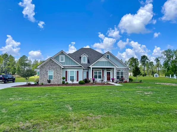 106 White Pond Cir, Nashville, GA 31639