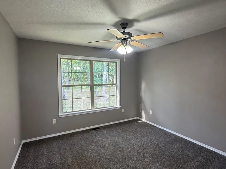 260 Roundhill Rd — Photo 19