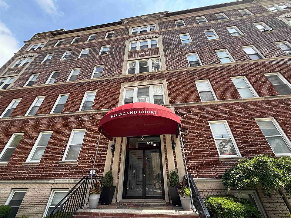 1st image of 6045 Boulevard East #E1