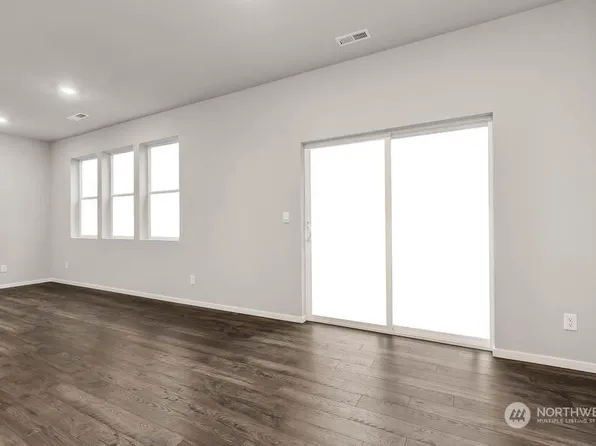 4255 Savannah Loop NE, Lacey, WA 98516