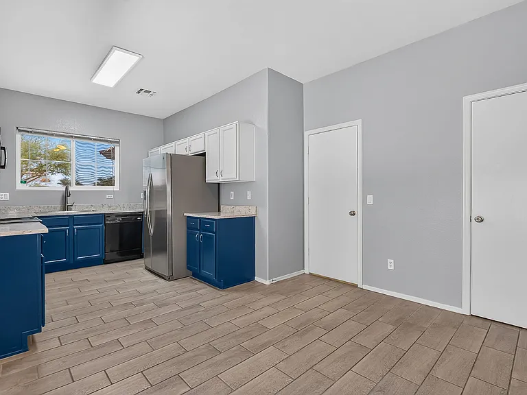 15542 N 136th Ln — Photo 5