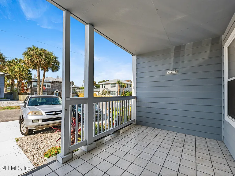 214 Margaret St — Photo 6