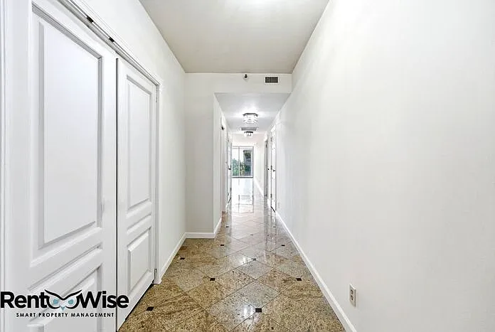 555 Laurel Ave #303 — Photo 23