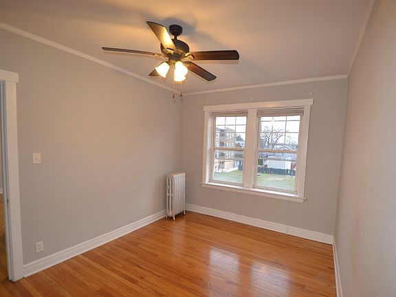 5th image of 4400-14 N Rockwell St #4-2