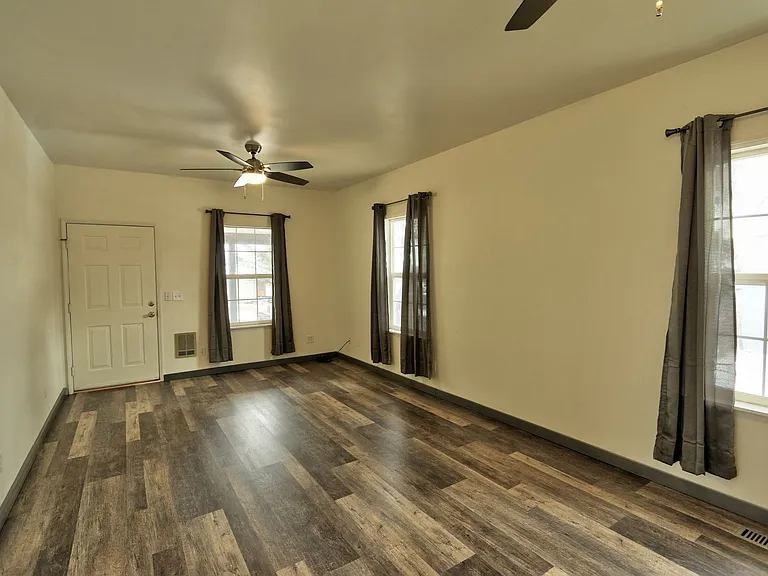 2232 Kiln St — Photo 3